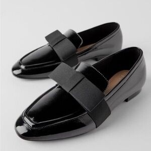 Zara Black PATENT FINISH LOAFERS WITH BOW Womens Size 38 / size 7.5.